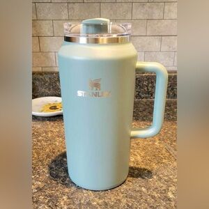 Stanley 64oz Quencher Tumbler Shale